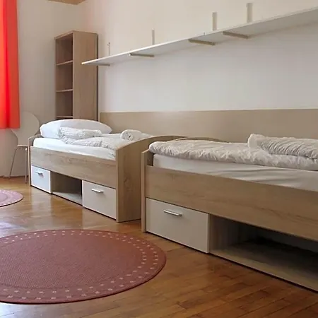 Hostel C - Punkt *