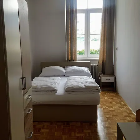 C プンクト ホステル