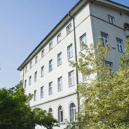 Vandrerhjem C - Punkt Ljubljana