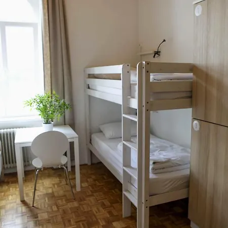 C - Punkt Vandrerhjem *